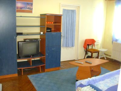 Vand apartament cu 2 camere in Campina 2