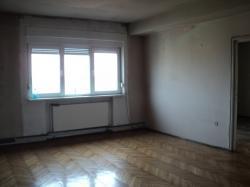 DE VANZARE apartament duplex, cinema Scala/ biserica italiana