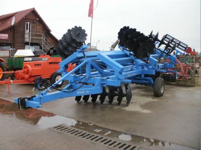 Disc agricol de 4.7 metri tractat rabatabil hidraulic Santion