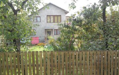 Vand Apartament cu 4 camere (110mp) in vila, stradal in Pucioasa