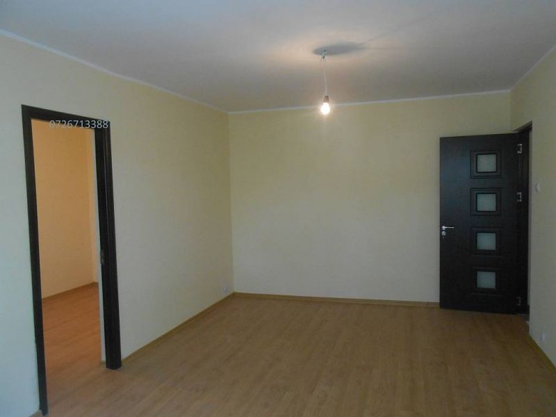 Vand apartament 2 camere etaj 2 , 35500 Euro