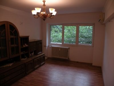 VAND 3 CAMERE DOAMNA GHICA