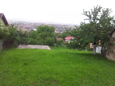 Vand Teren cu casa , zona deosebita
