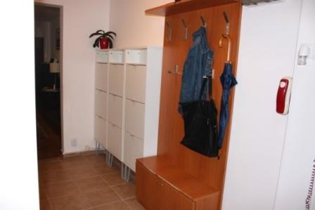 Vand apartament 4 camere / zona linistita - blocuri 4 etaje