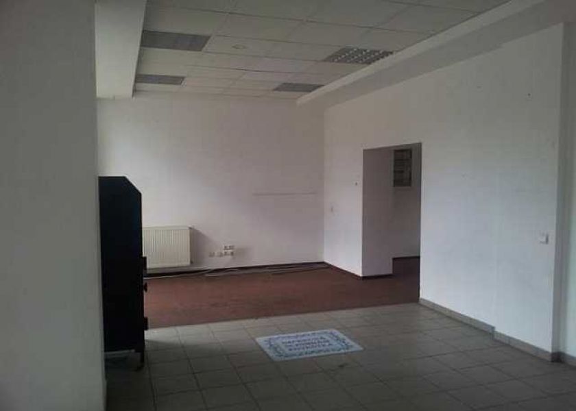 Spatiu comercial (fost sediu banca)