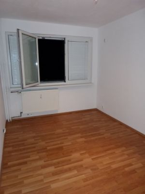 VAND 2 CAMERE DRUMUL TABEREI SECTOR 6