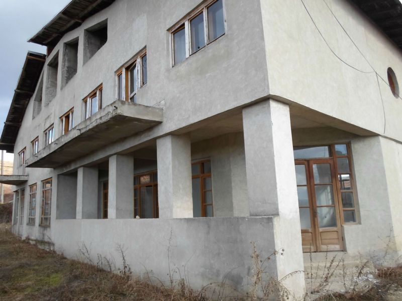 Teren cu cladire P+1 si mansarda in or.Boldesti, Jud.Prahova