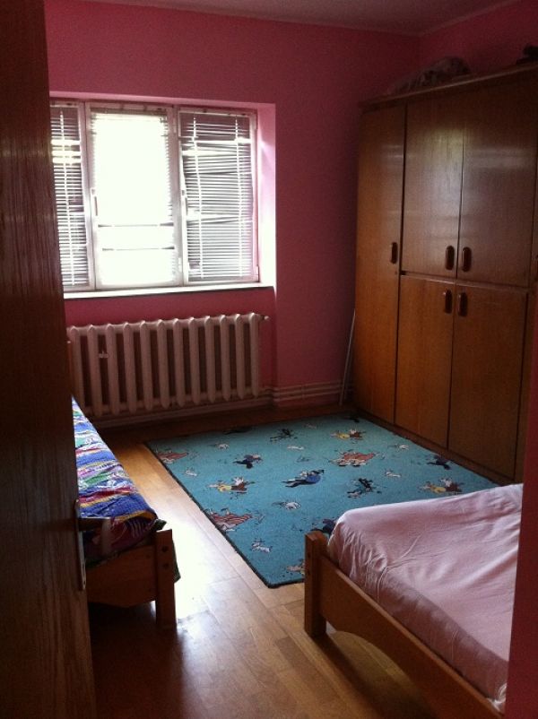 Inchiriez apart 3 camere, Constanta, Faleza Nord,per.15sept-15iulie