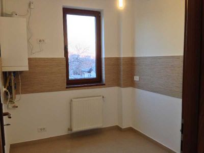 Vand apartamente Damaroaia-Jiului
