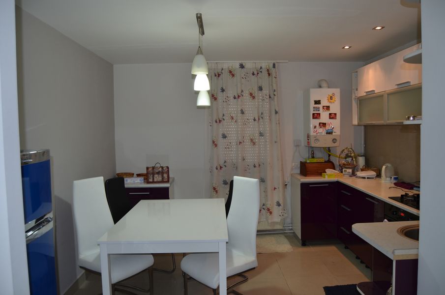 Apartament 4 camere Reghin