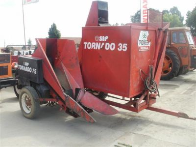 Culegator de porumb pe 1 rand SIP Tornado 35 Santion