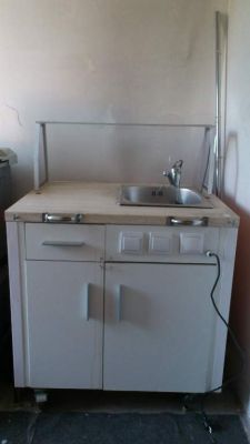 Vand stand(toneta) de sucuri si nu numai,cu tot echipamentul necesar pentru inceperea unei afaceri 