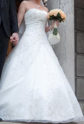 vand rochie mireasa White Pearl Princess 2012