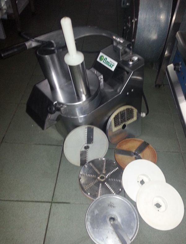 Robot profesional de taiat legume 