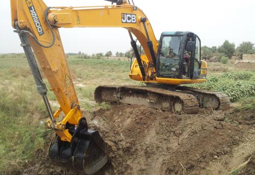 Excavatorist in Germania salar 1600 E 