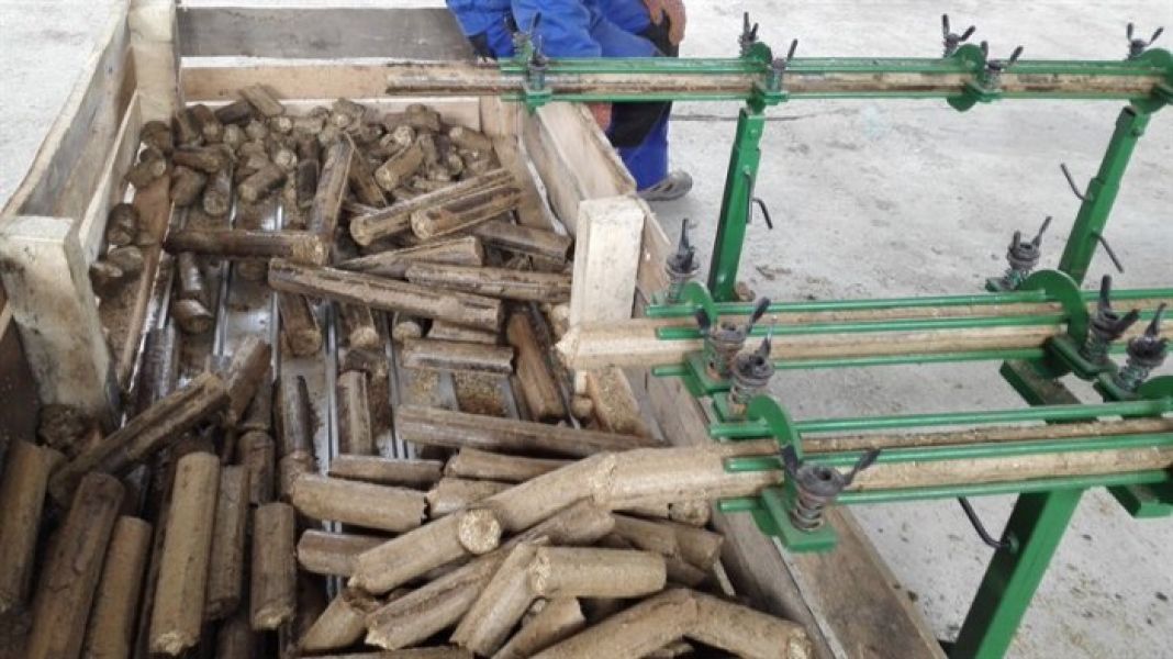 Comercializam brichete din biomasa