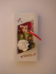 Vind martisoare ieftine angro si en detail modele f variate. tel 0745-519446