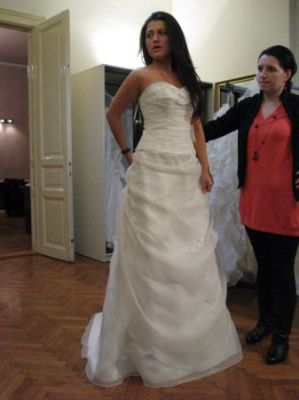 Vand rochie de mireasa Pronovias