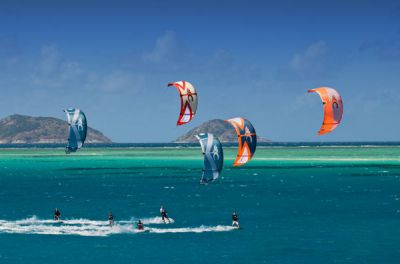 Kite, kitesurfing ozone: Zephyr, C4, Accelerate , Access, Frenzy, Yakuza GT