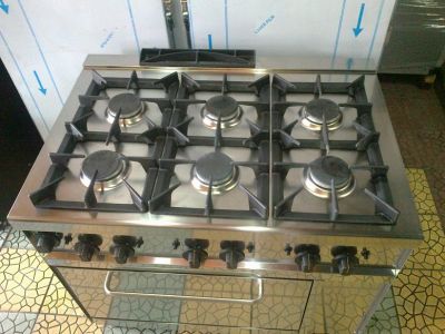 Aragaz profesional din inox cu cuptor 