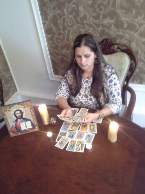 Prezicatoarea Mirela