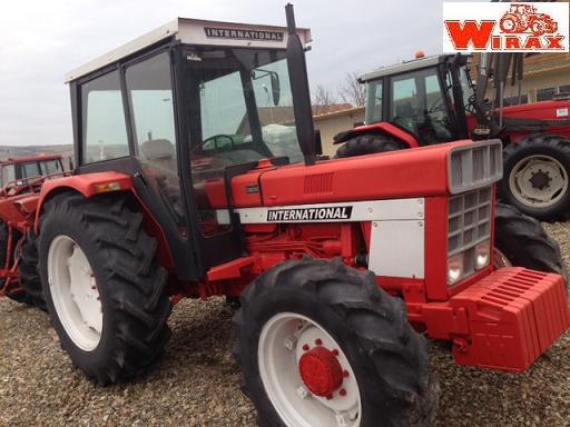 Tractor INTERNATIONAL 844 SB