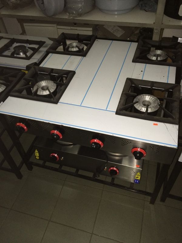 Aragaz 4 ochiuri si suport industrial