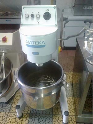 Mixer profesional 60 litri si malaxor 50 kg 