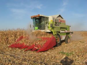 Combina agricola claas mega 208