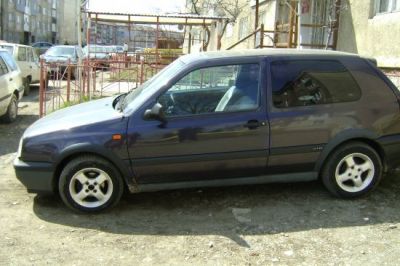 VAND VW GOLF 3 DIESEL PRET 1700 EURO NEGOCIABIL