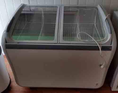 Lada frigorifica cu geamuri culisante 200 litri second