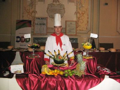 pepeni sculptati personalizati - baruri de fructe
