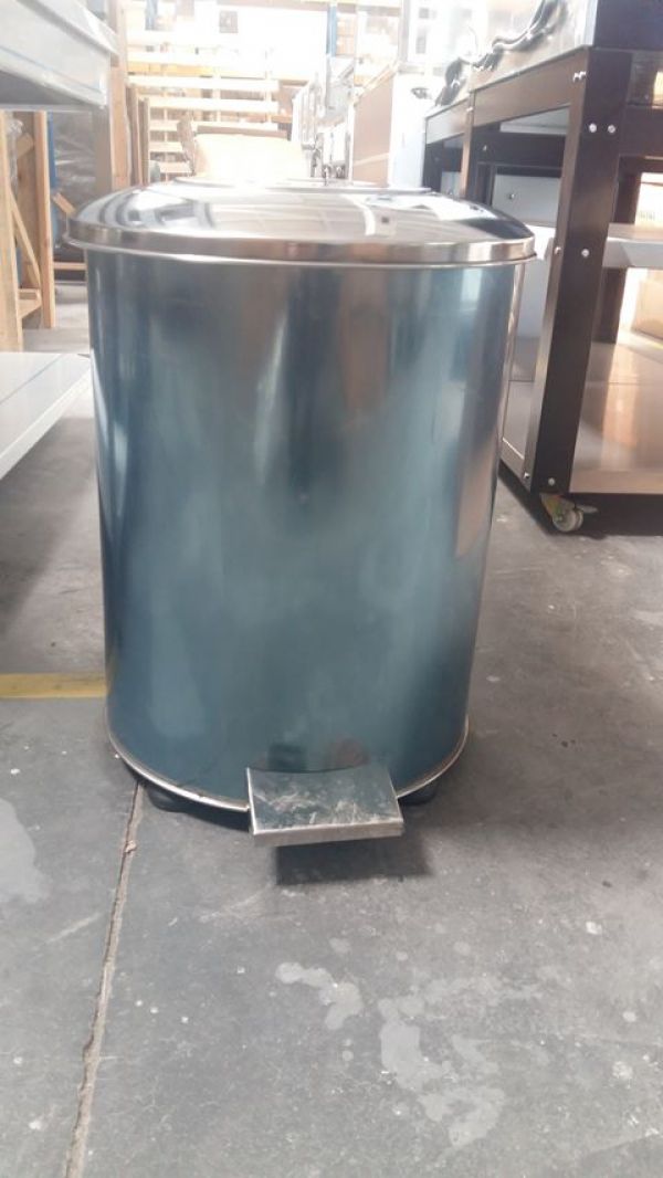 Cos de gunoi din inox cu pedala 