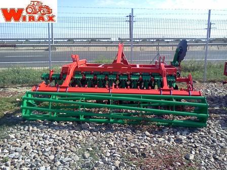  discuri si pluguri agricole , tractoare