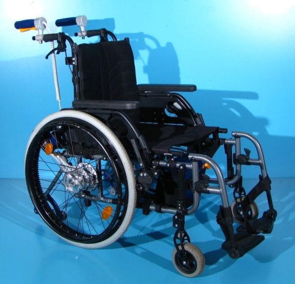 Carucior electric pliabil invalizi AAT V-Max   Sopur