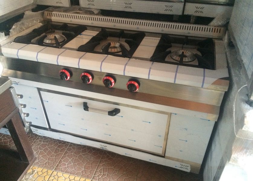 Aragaz profesional 3 ochiuri si cuptor 