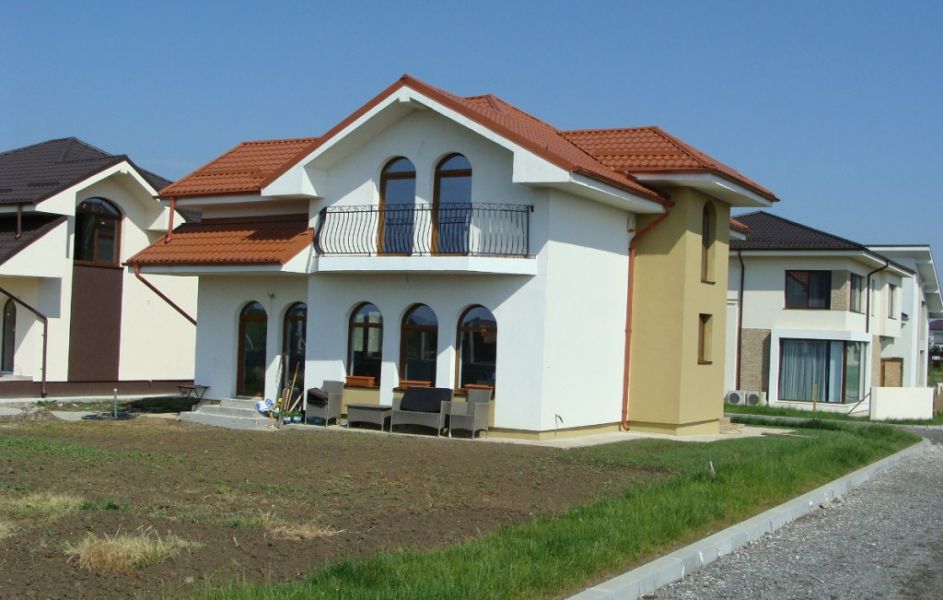 Case personalizate sector 3