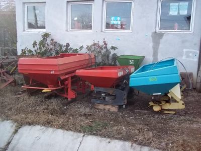 Vand distribuitor ingraseminte lely 