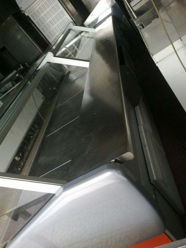 Vitrina frigorifica orizontala mezeluri branzeturi SH