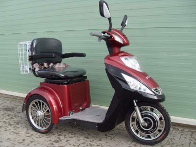 Scuter electric tricicleta