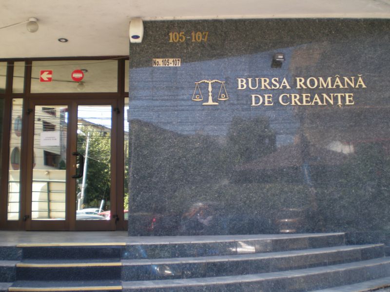 �	Proprietar, vind spatiu comercial / birouri, fost sediu de banca, situate in Cotroceni, str. Dr. C