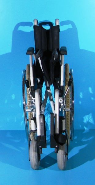 Scaun cu rotile invalizi B+B - latime sezut 42 cm