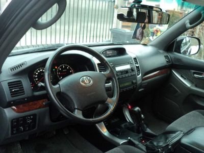 TOYOTA LAND CRUISER