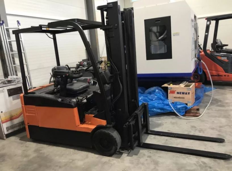 Stivuitor electric Toyot