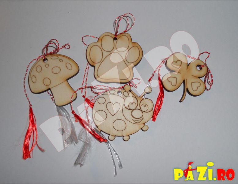 Martisoare personalizate din lemn