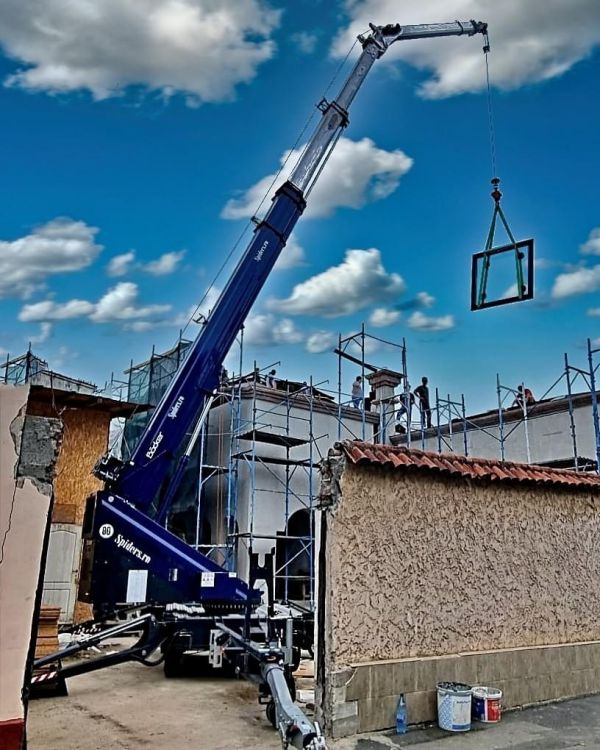 V�nzare macara Bocker 