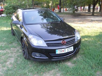 Vand Opel Astra GTC 1,9 CDTI 150 CP. Tuning exterior si interior.