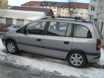 Vand URGENT Opel Zafira 2001 - pret mic